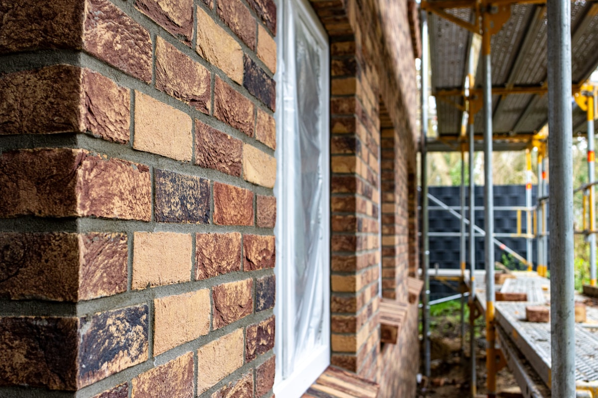 Bricklayer at work on a UK residential build